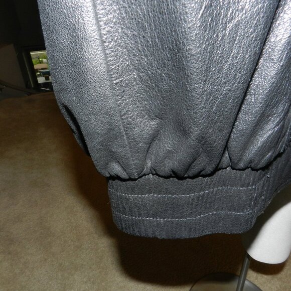 Wilsons Leather Vintage Black Leather Thinsulate Bomber Jacket Men's Size Medium - Picture 7 of 15